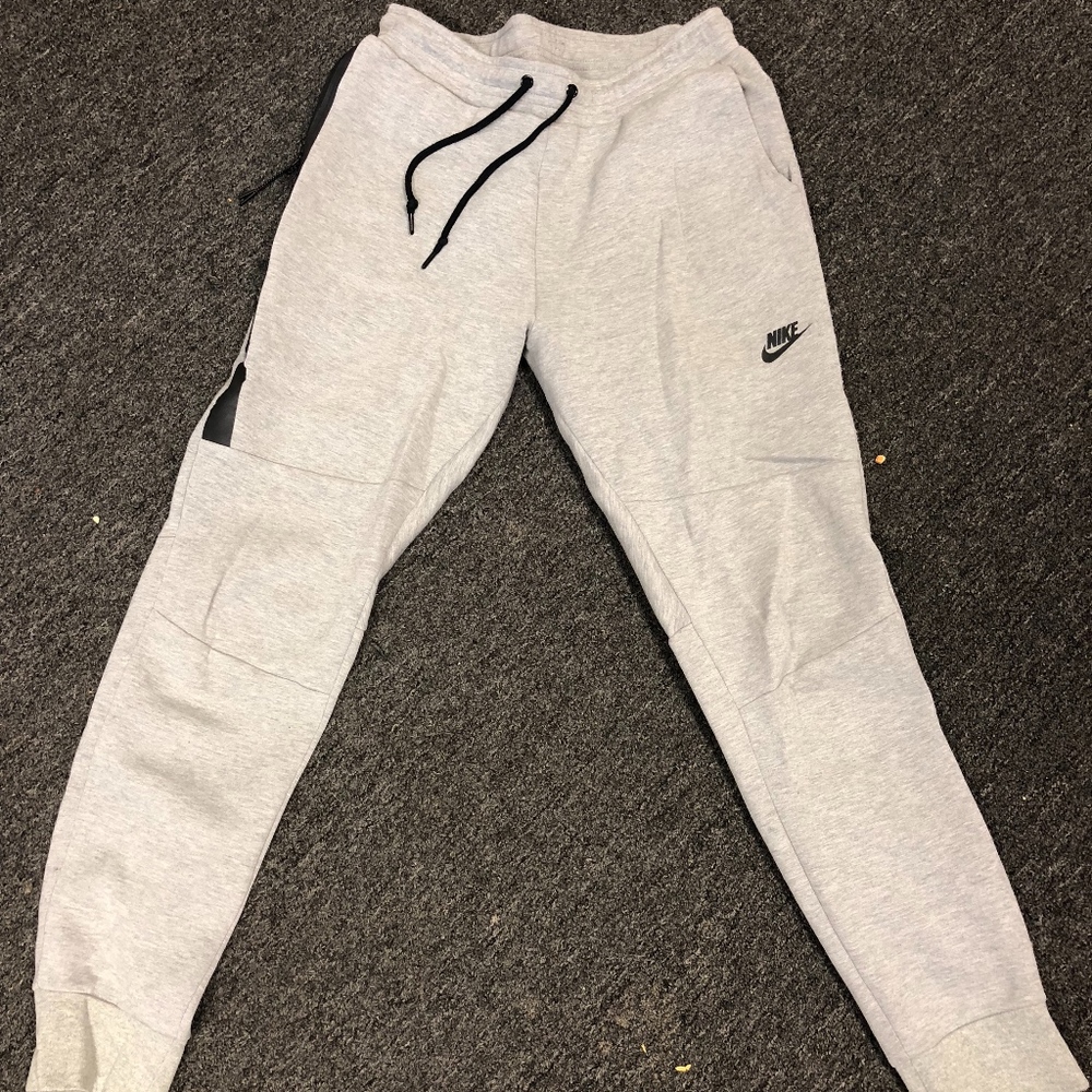 nike tech fleece pants